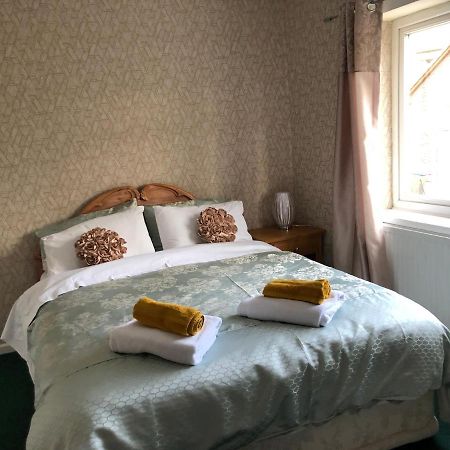 3-Bed House Waterfall Country Brecon Beacons Pontneddfechan Buitenkant foto